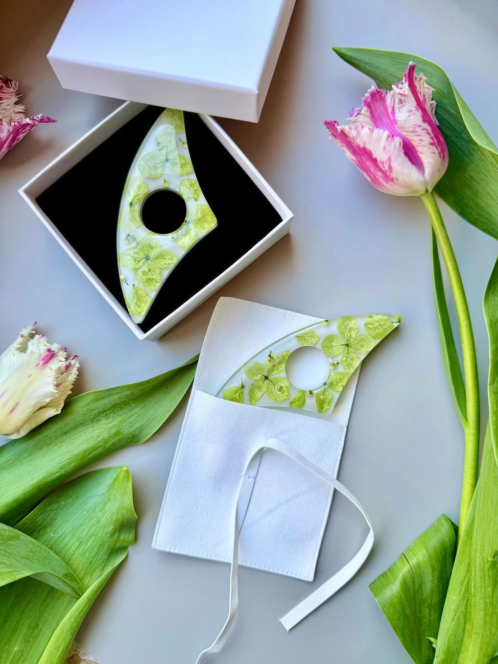 Handcrafted Green Resin Page Holder  with floral design Perfect Gift