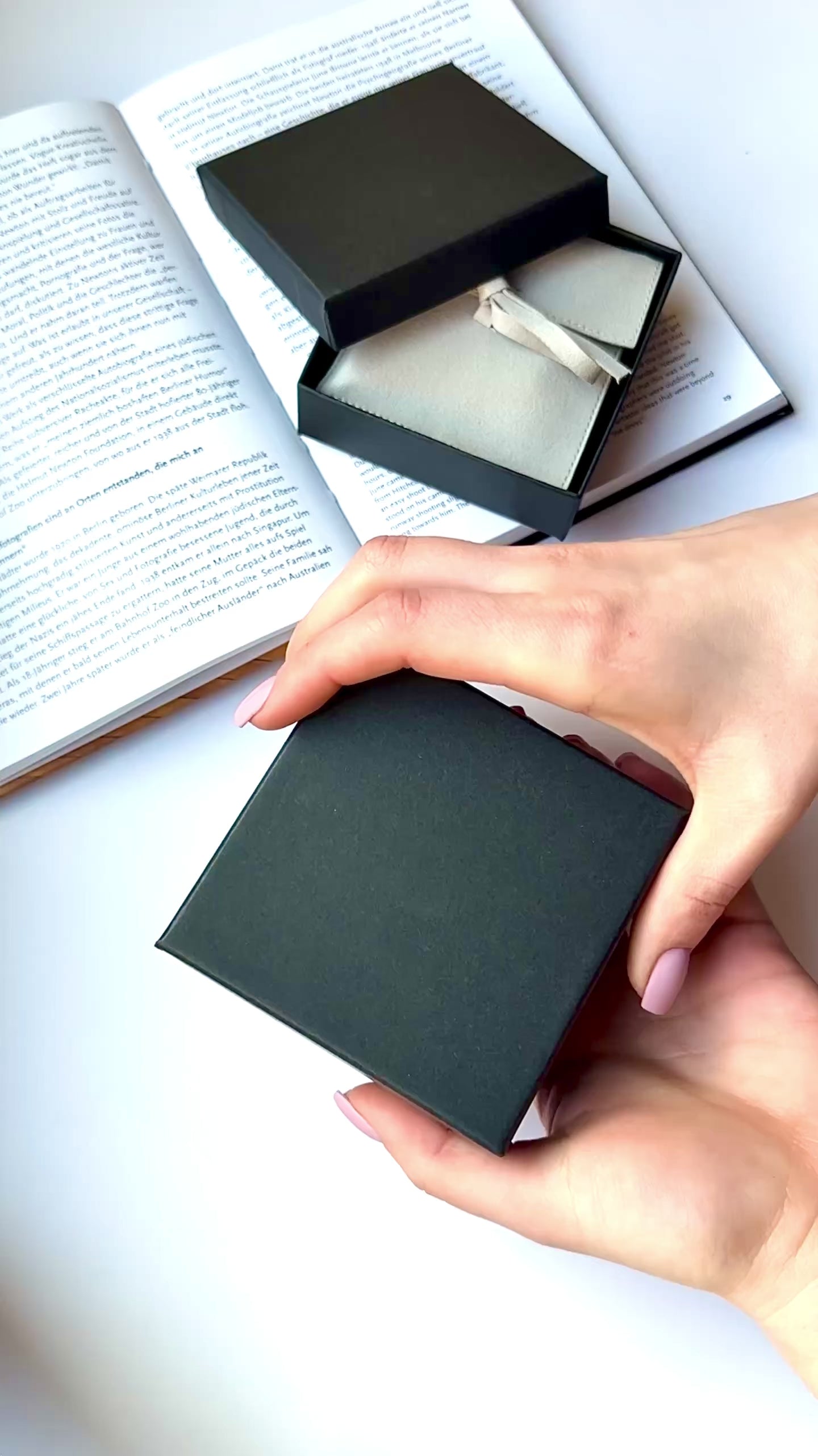 Handmade epoxy resin page holders